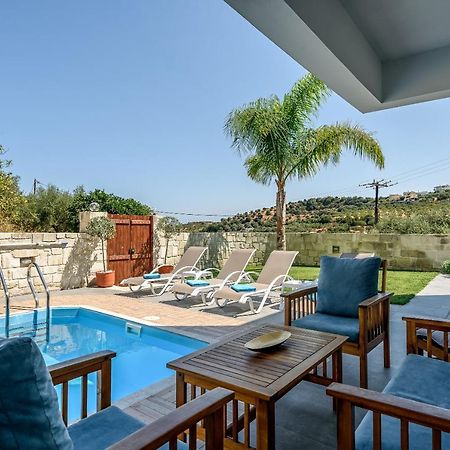 Villa Vasiliki 斯塔罗斯 外观 照片