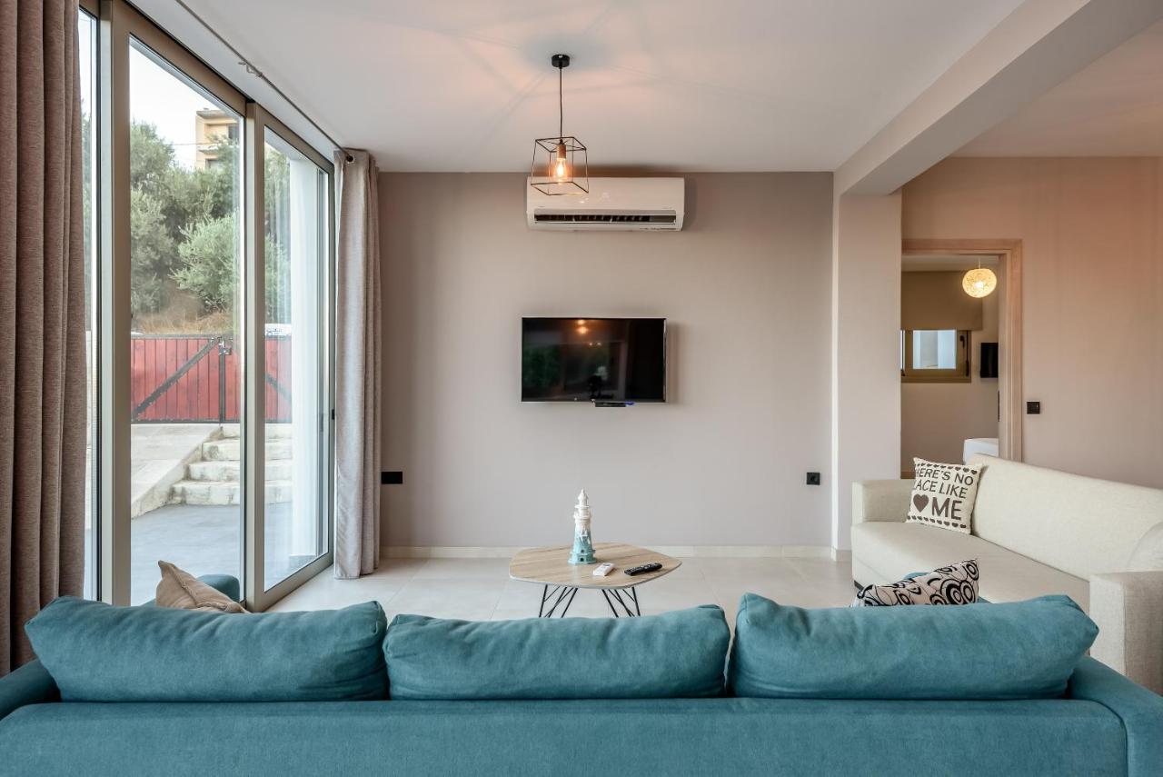 Villa Vasiliki 斯塔罗斯 外观 照片